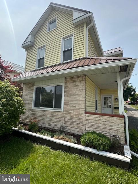 119 S WALNUT STREET