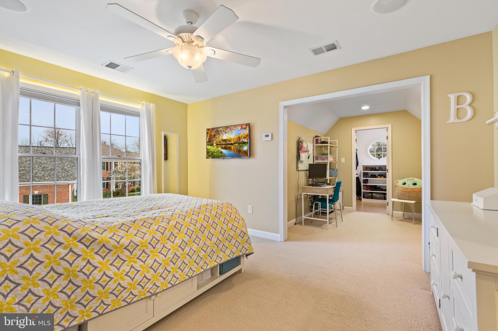 ASHBURN FARM - Residential