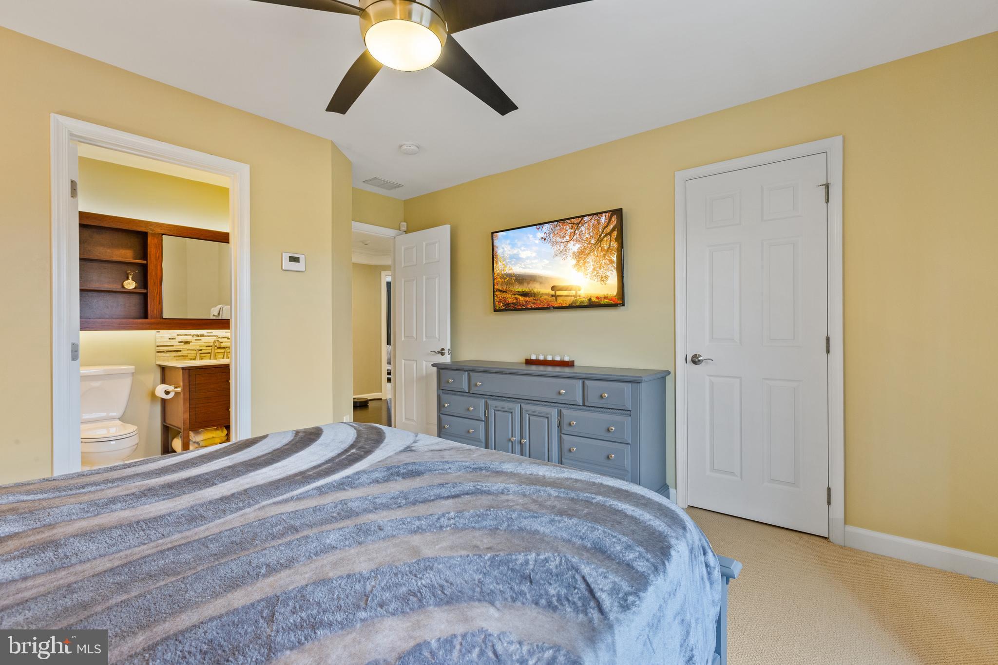 ASHBURN FARM - Residential