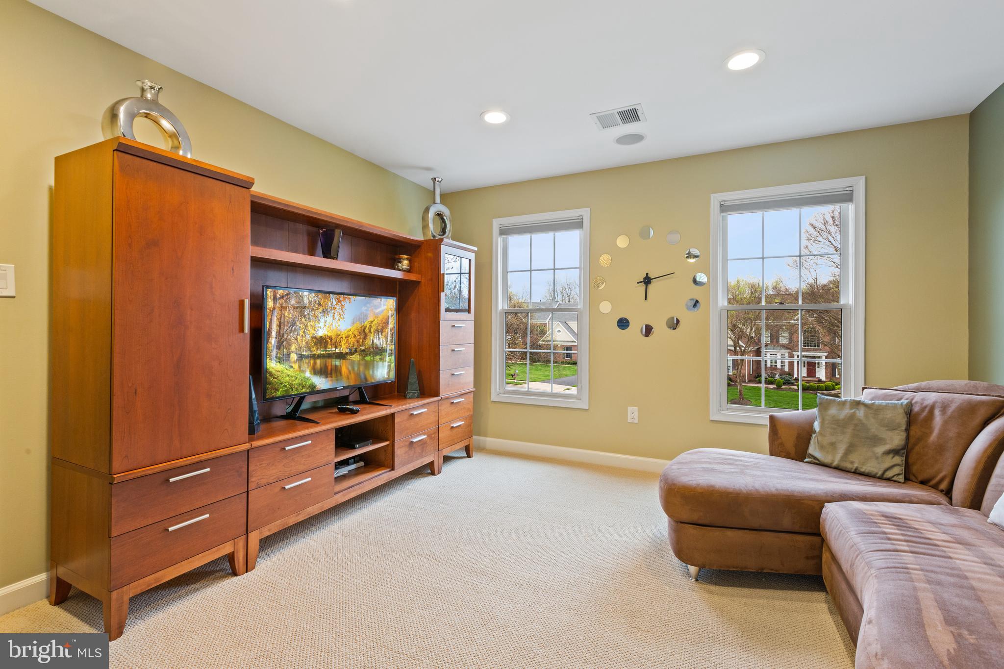 ASHBURN FARM - Residential