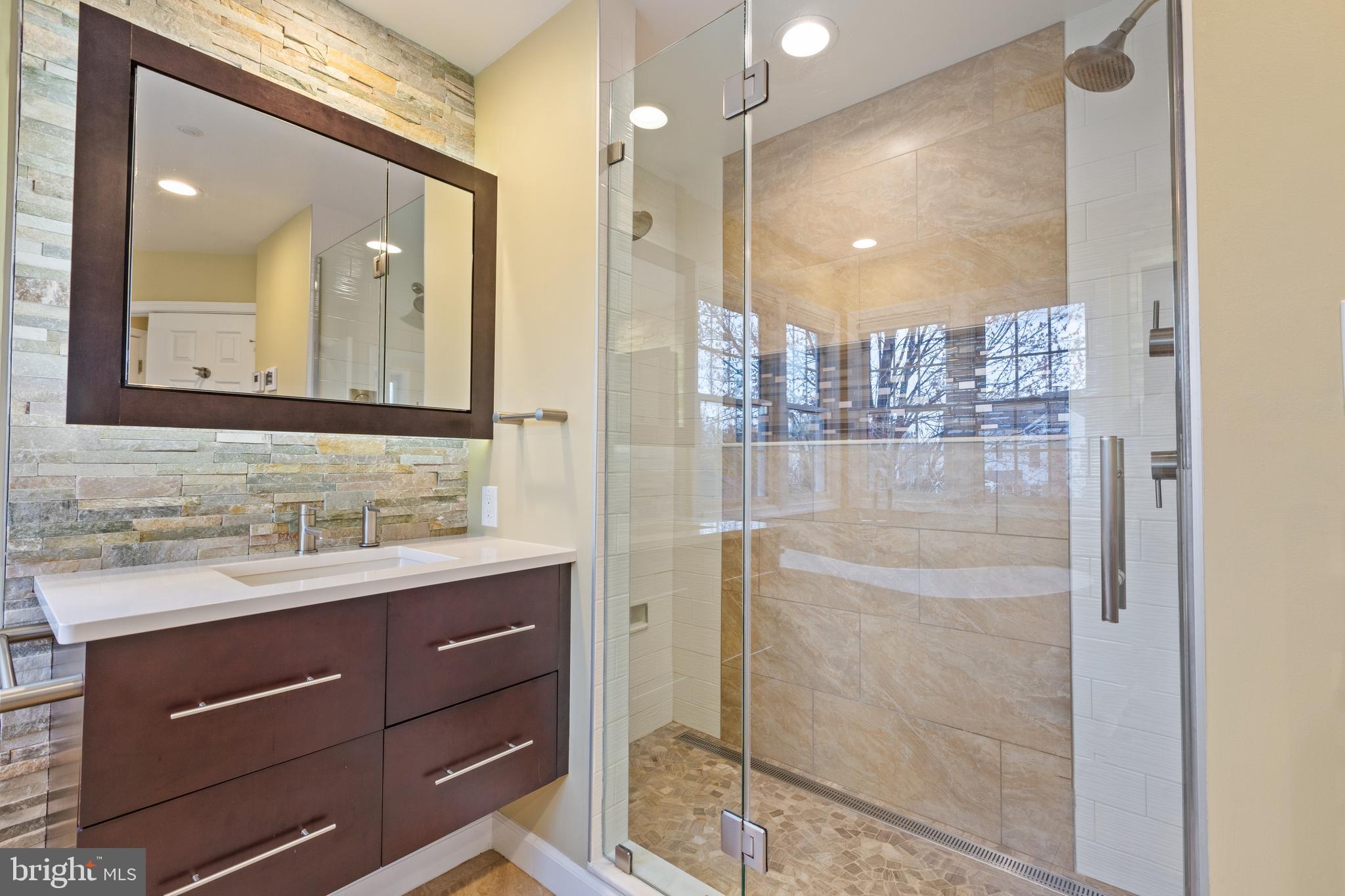 ASHBURN FARM - Residential