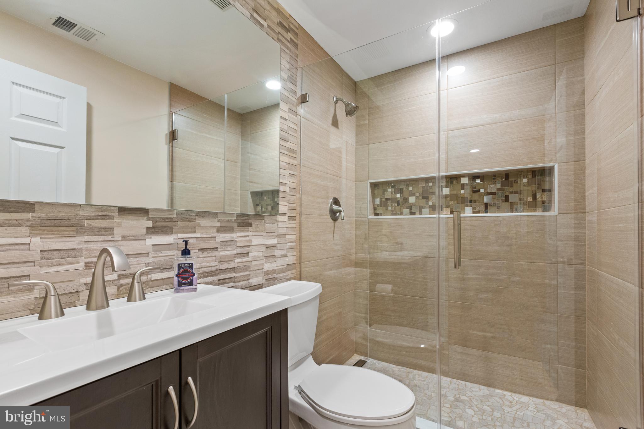 ASHBURN FARM - Residential