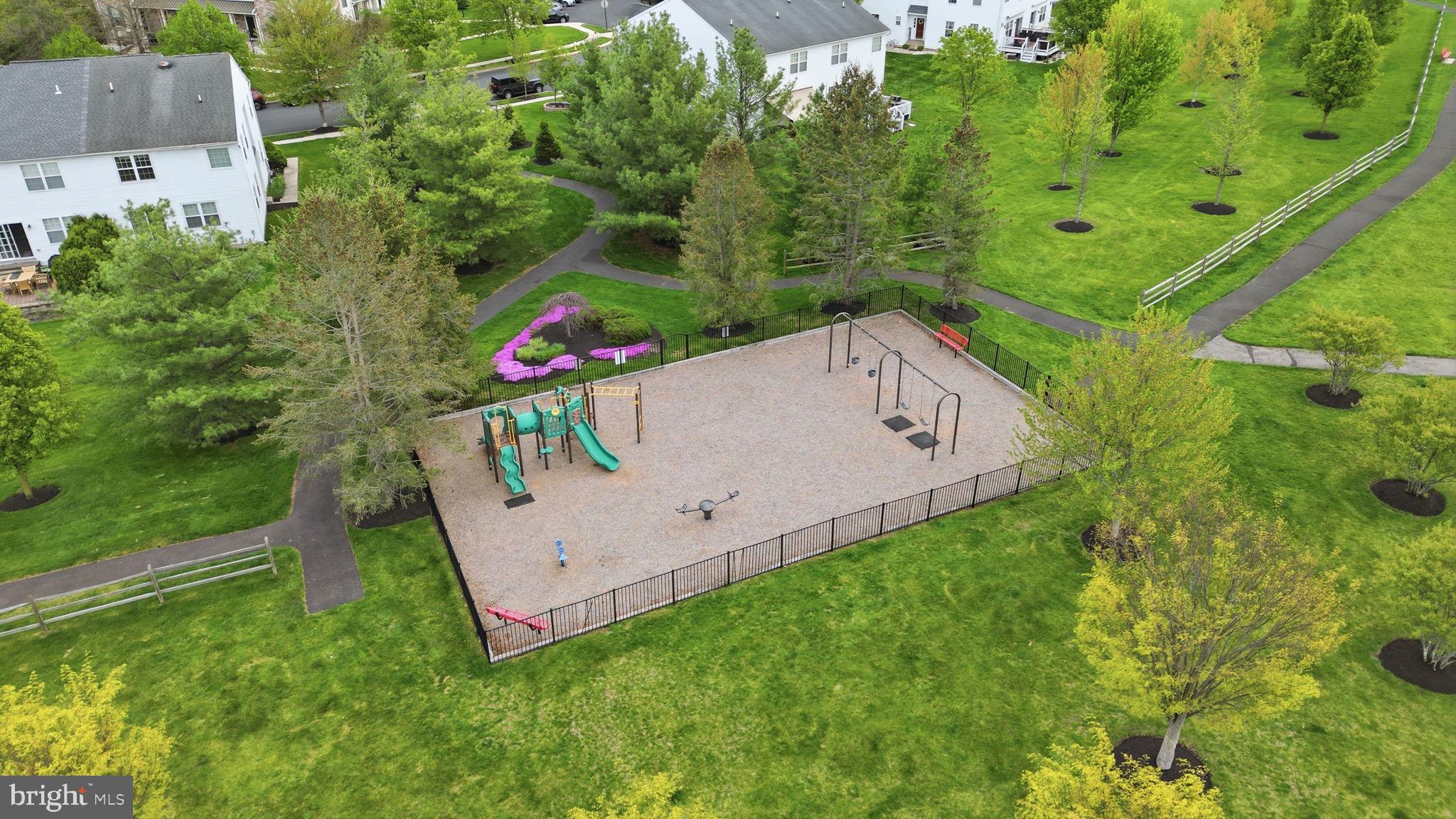 SUMMER LEA - Residential