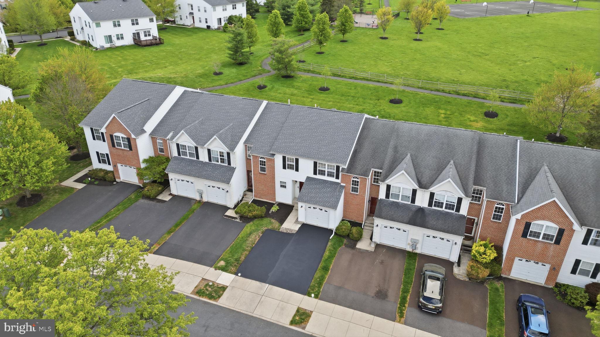 SUMMER LEA - Residential