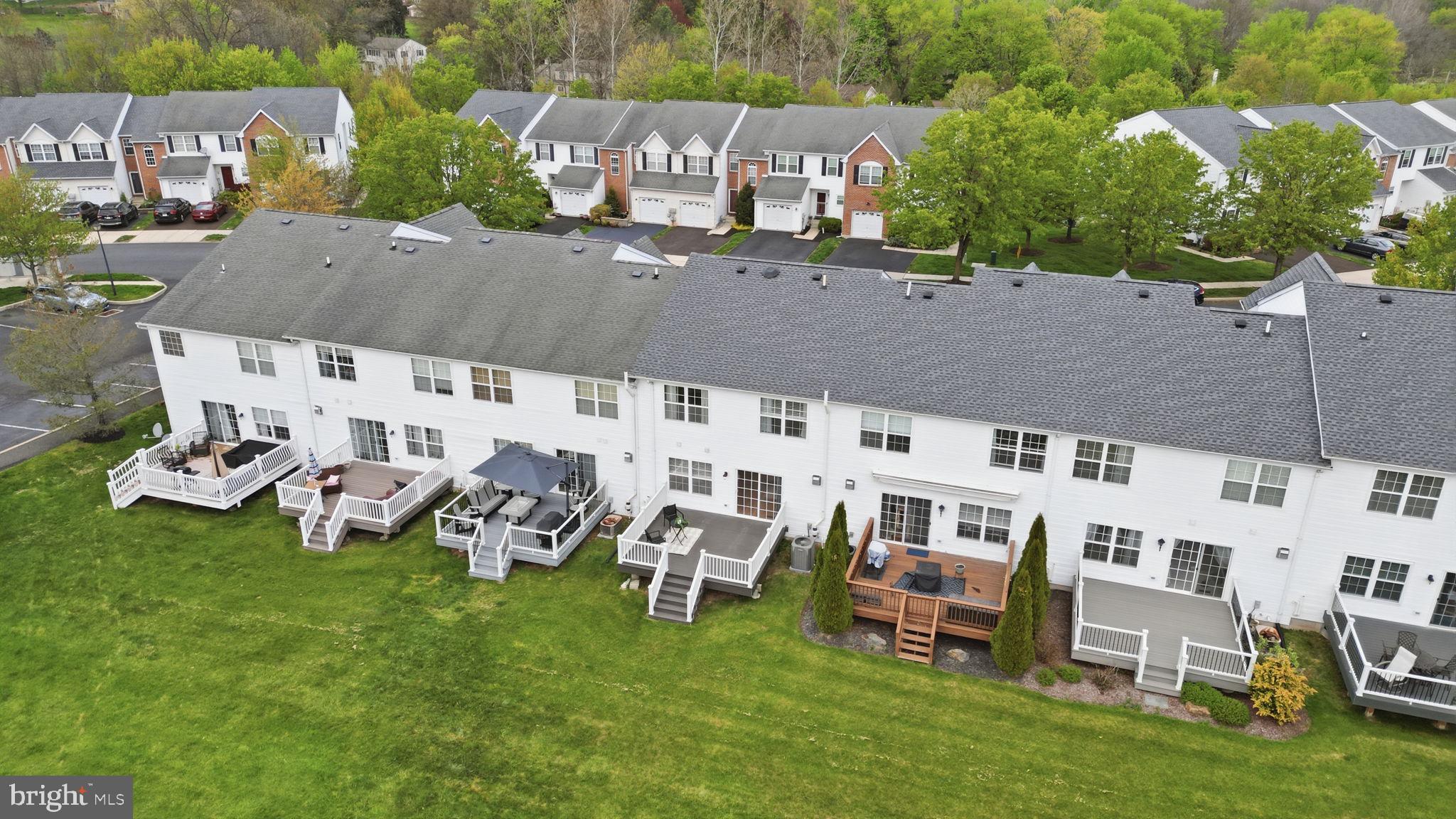 SUMMER LEA - Residential