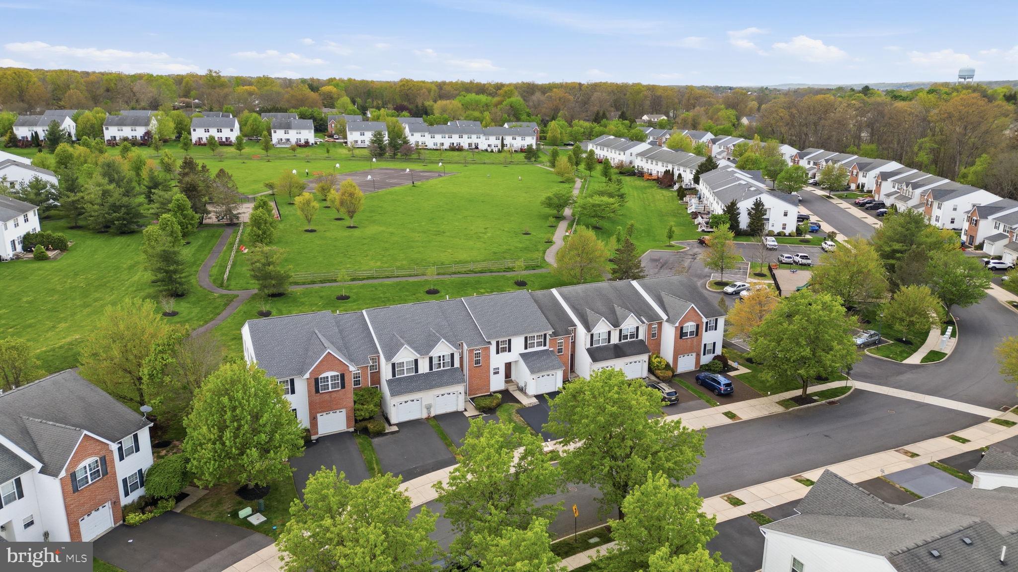 SUMMER LEA - Residential