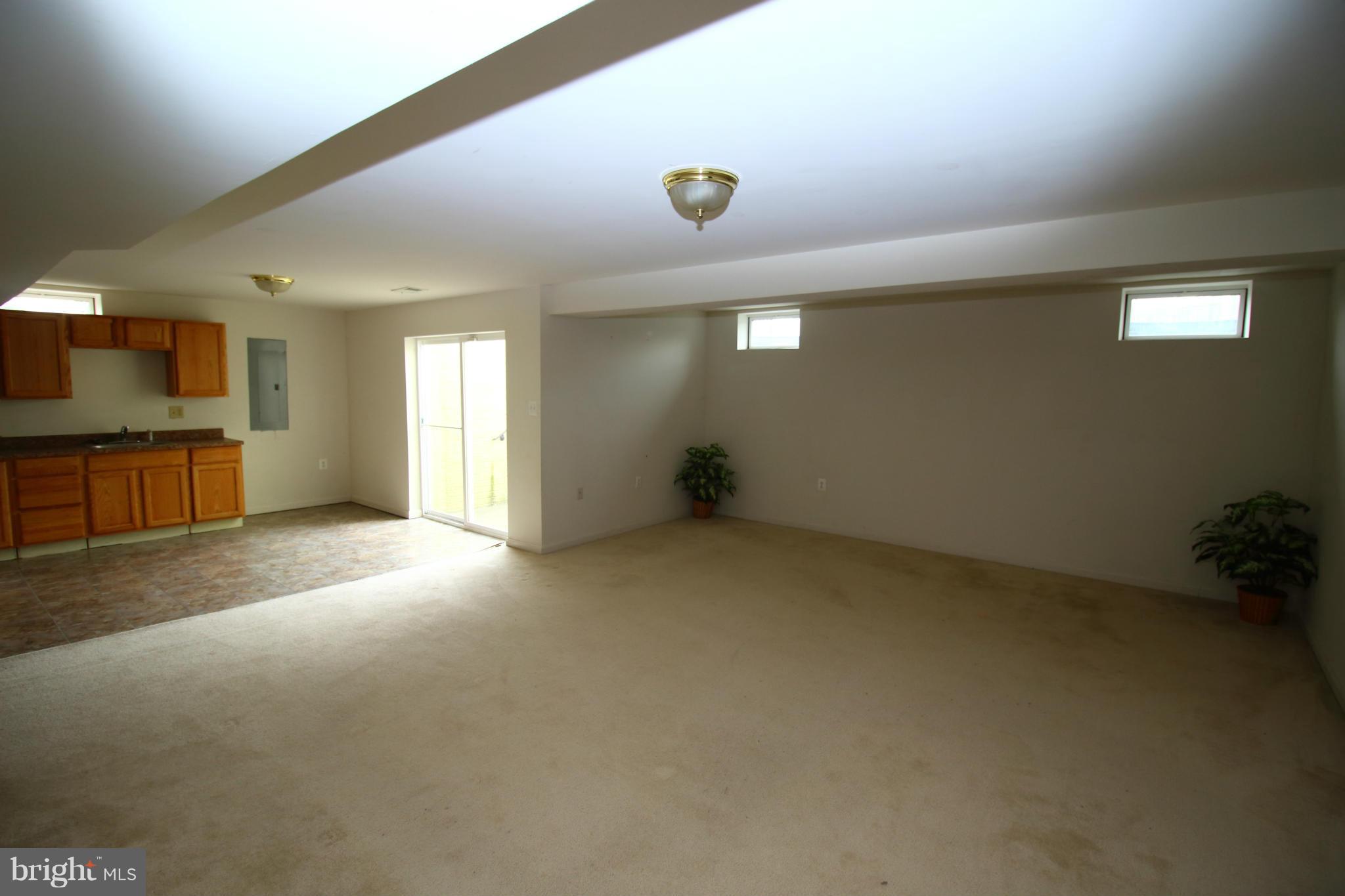 LYNNEHAVEN - Residential Lease