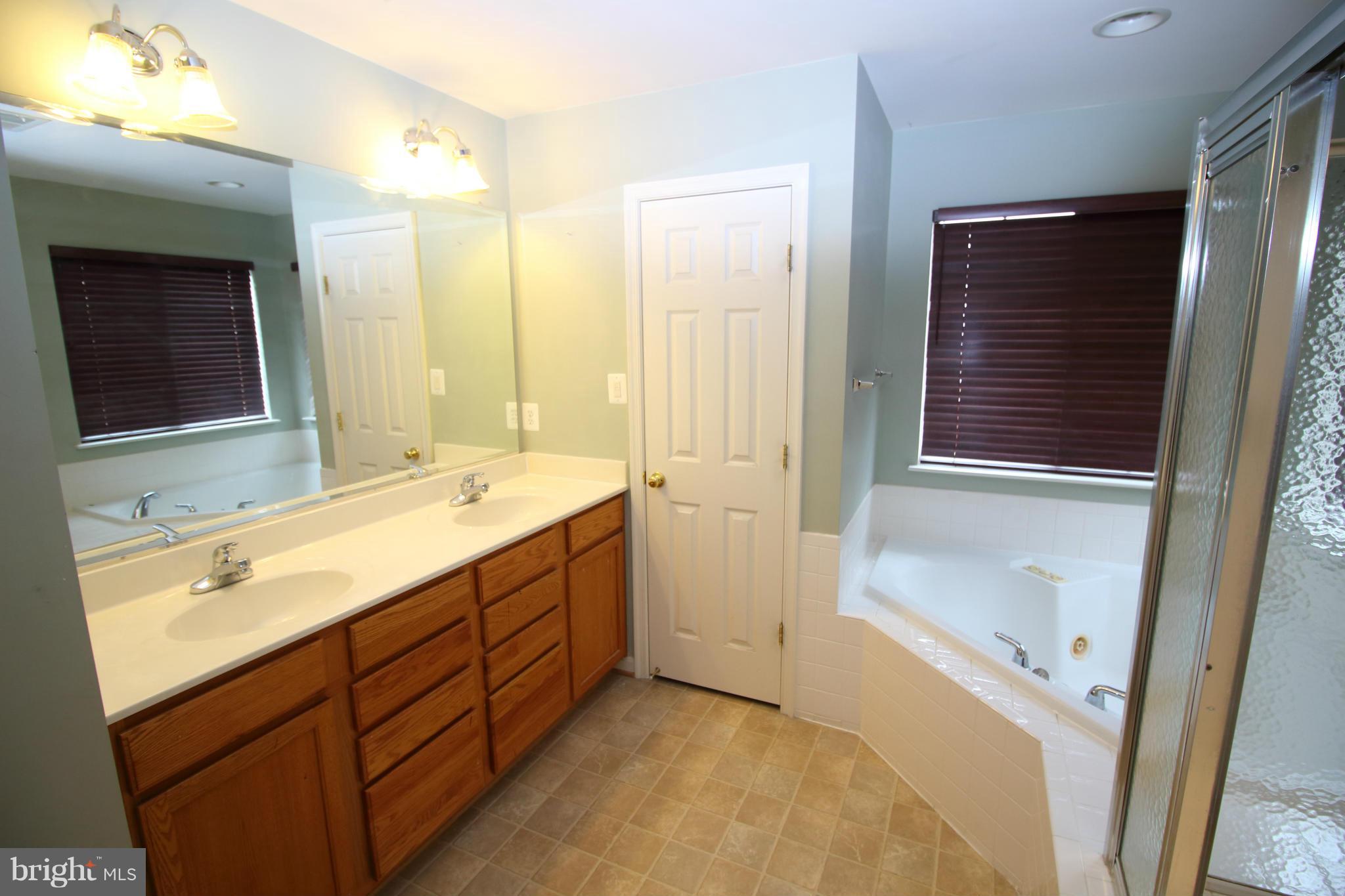 LYNNEHAVEN - Residential Lease