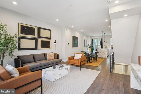 804 FERNON STREET PHILADELPHIA PA 19148