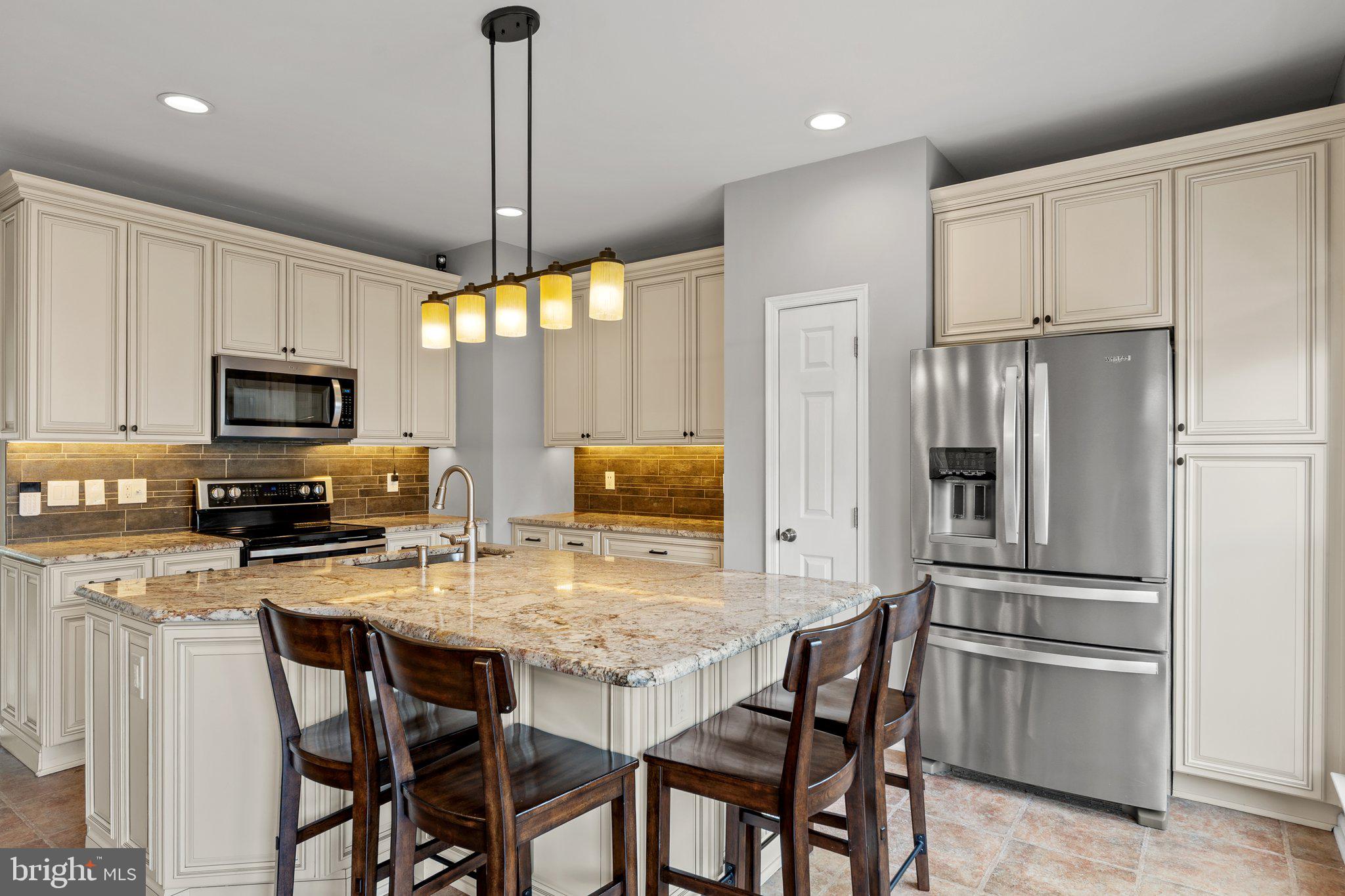 ISLAND CREEK - Residential