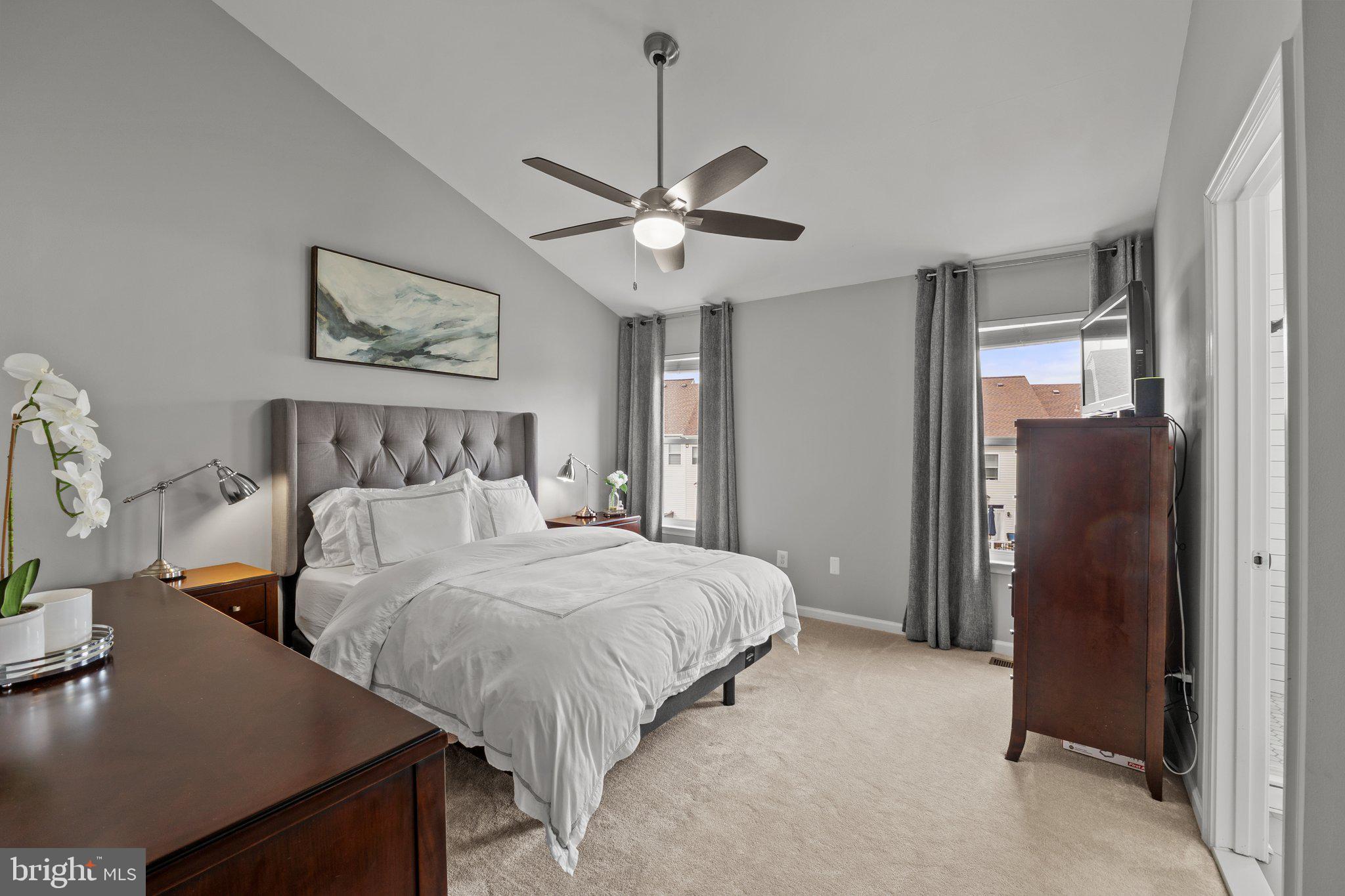 ISLAND CREEK - Residential