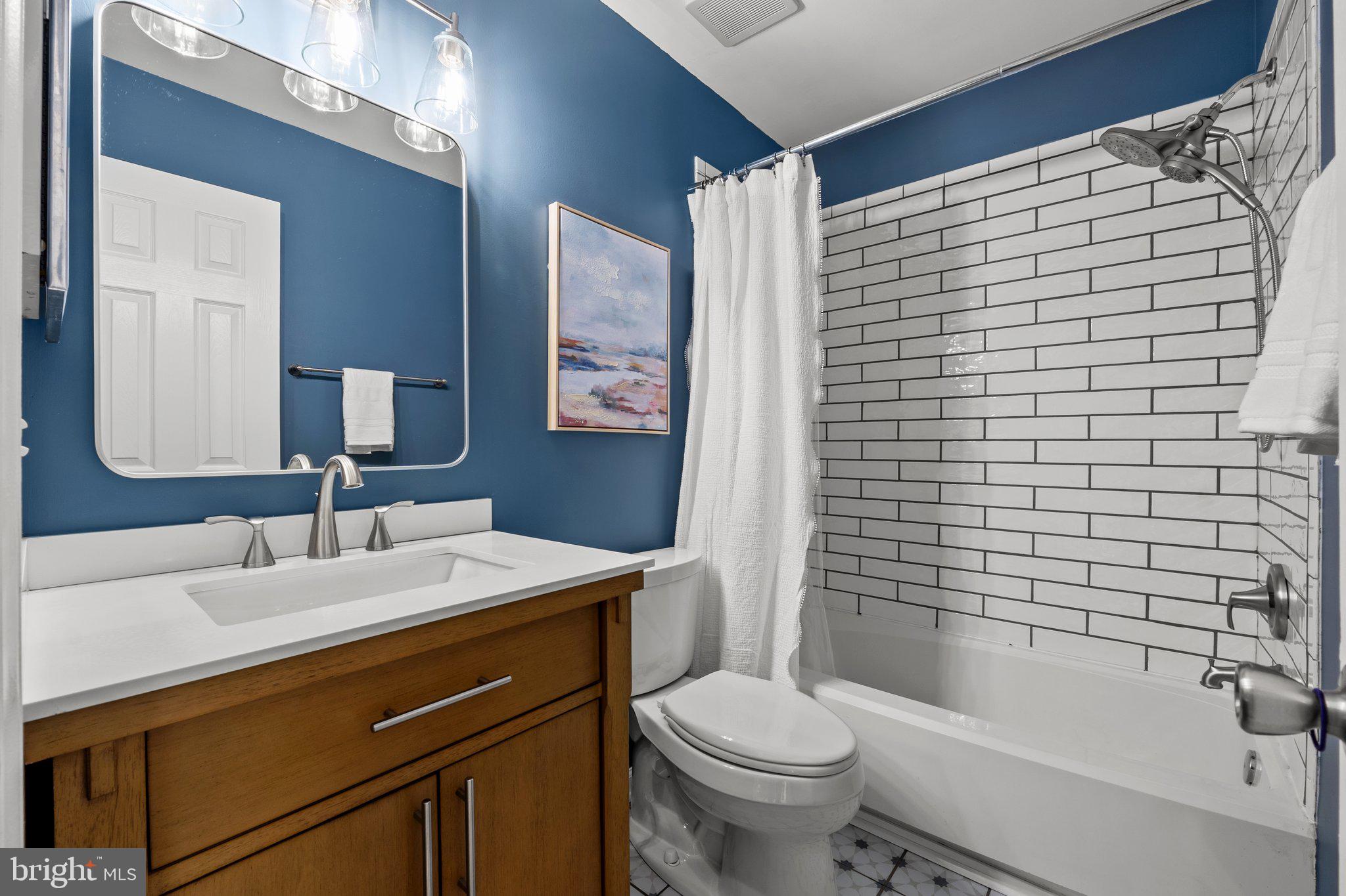 ISLAND CREEK - Residential