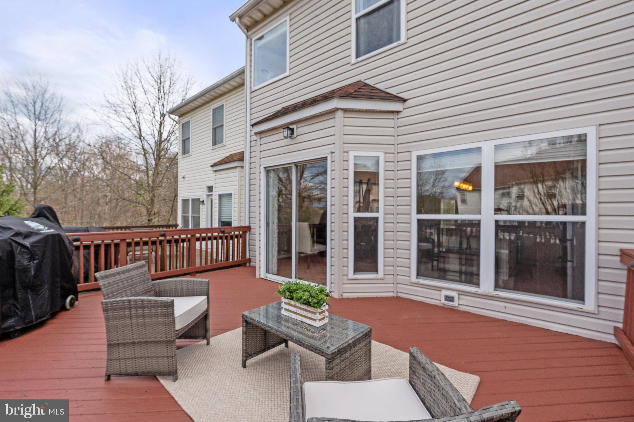 ISLAND CREEK - Residential