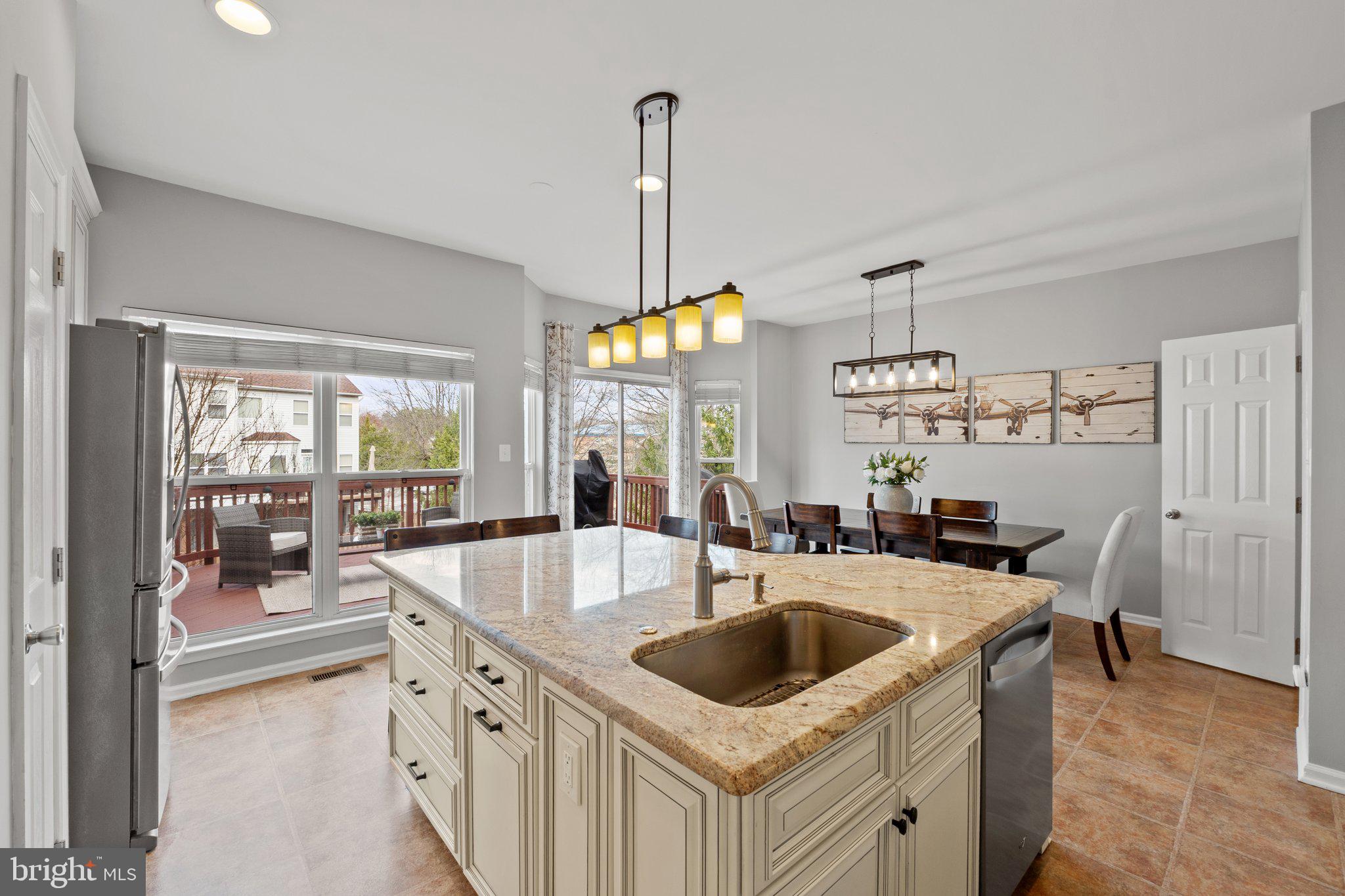 ISLAND CREEK - Residential