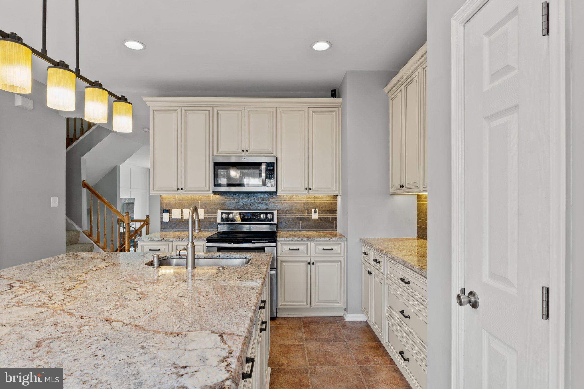 ISLAND CREEK - Residential