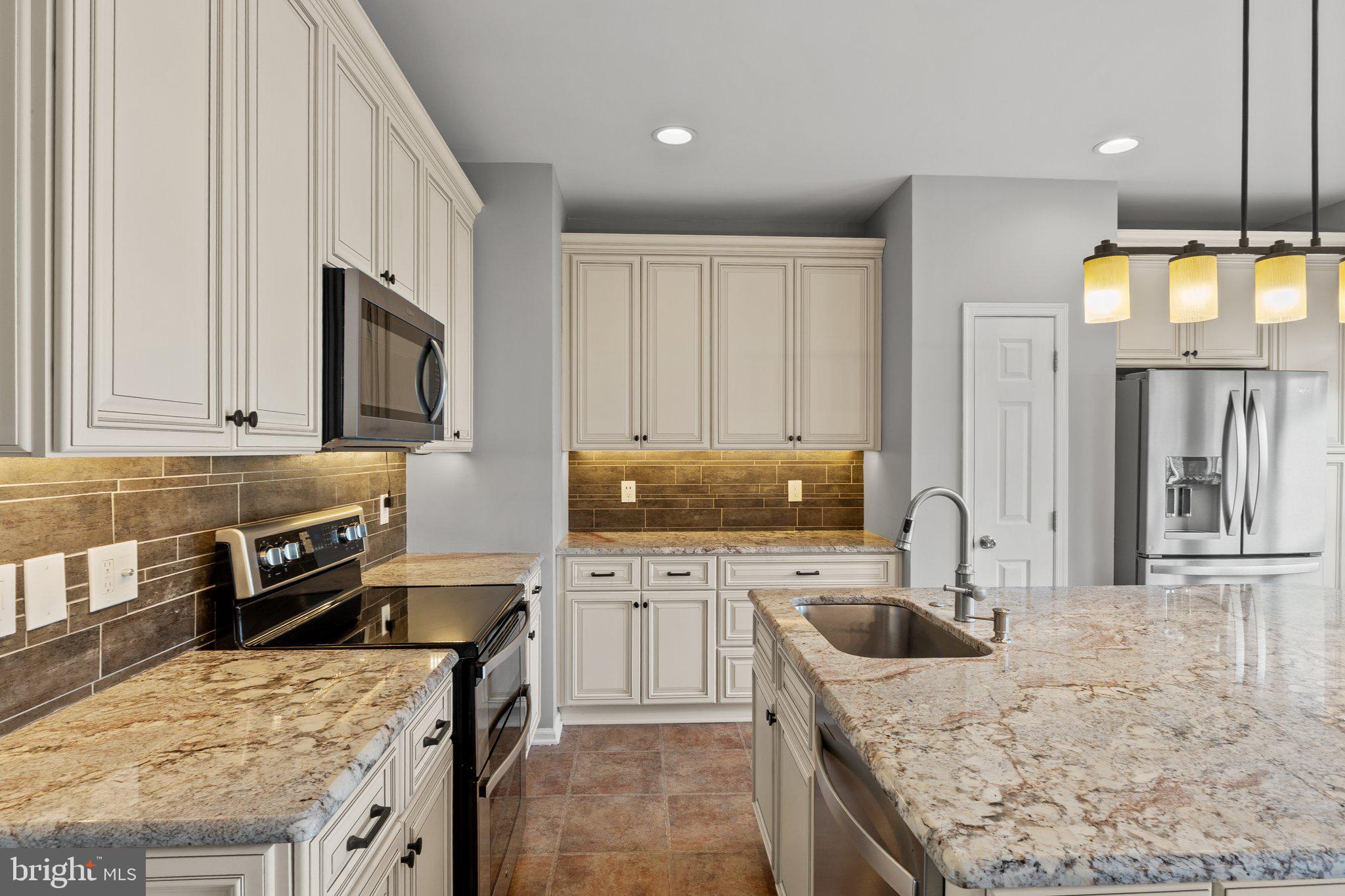 ISLAND CREEK - Residential