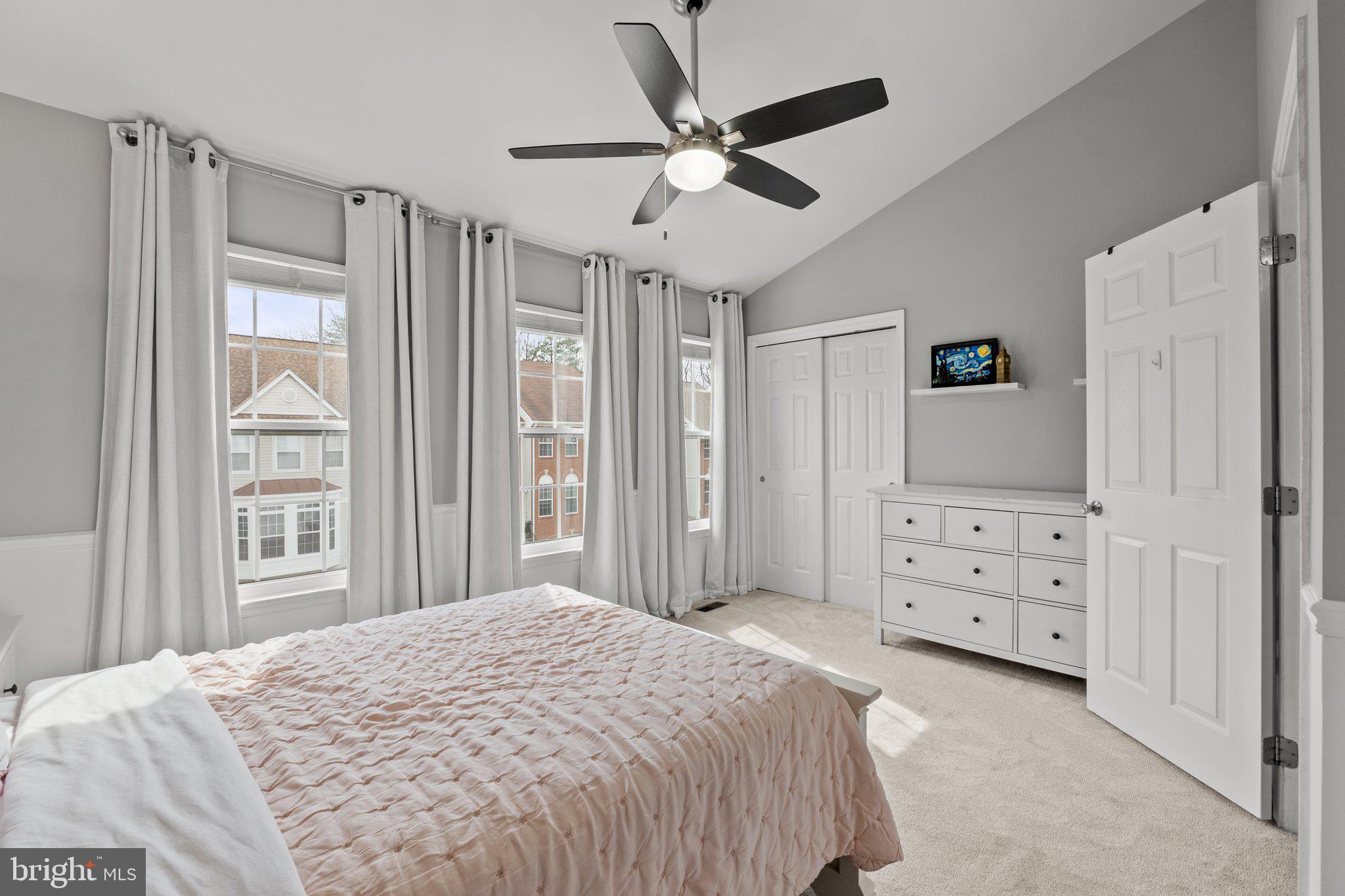 ISLAND CREEK - Residential