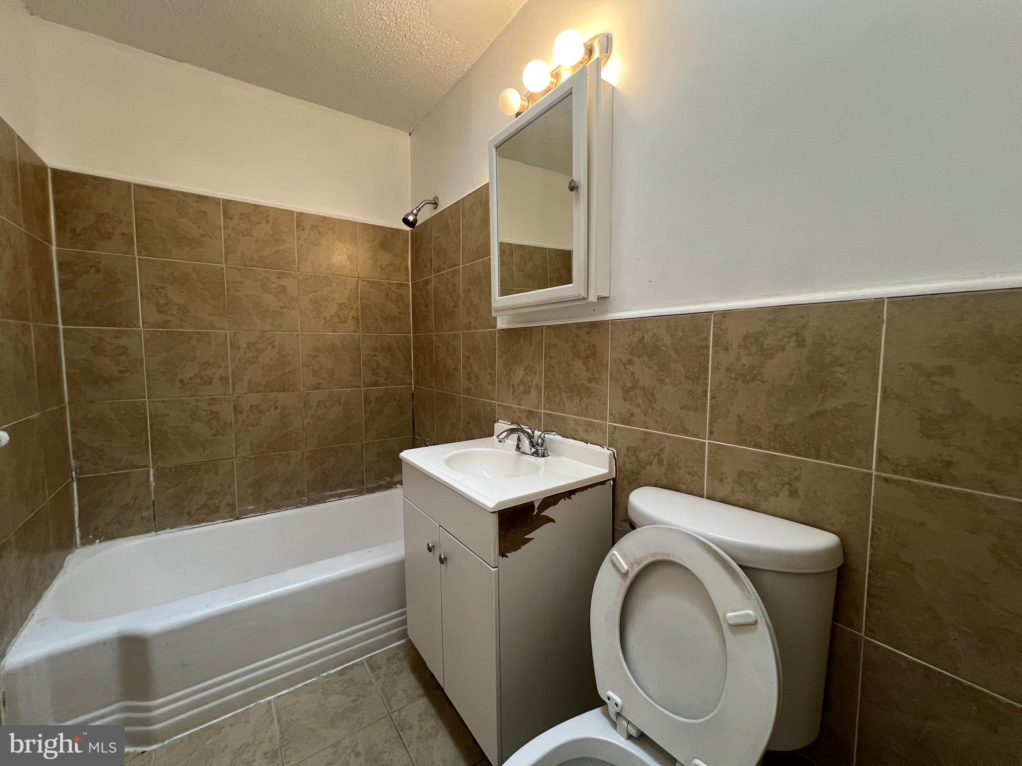 OXFORD CIRCLE - Residential