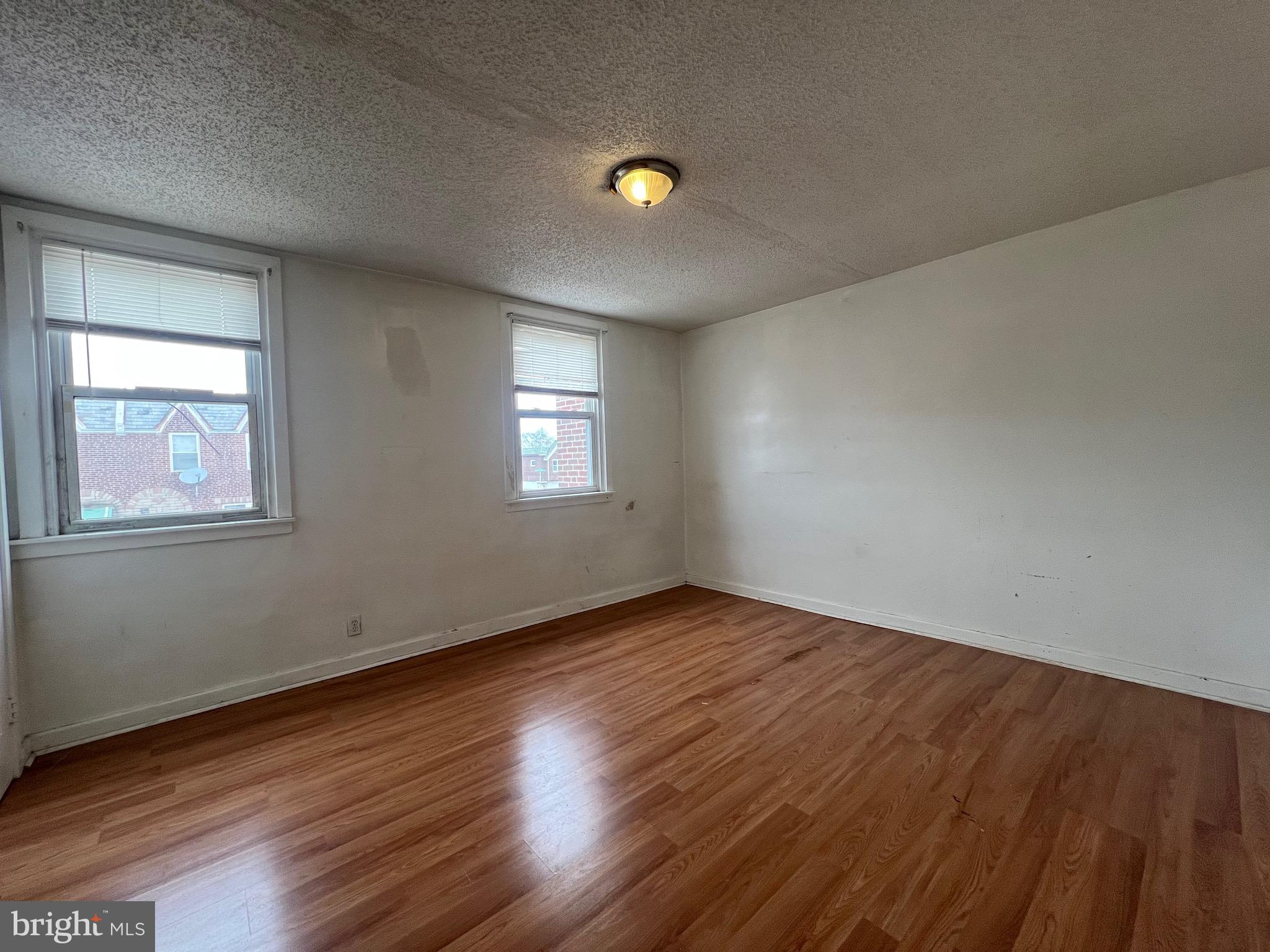 OXFORD CIRCLE - Residential