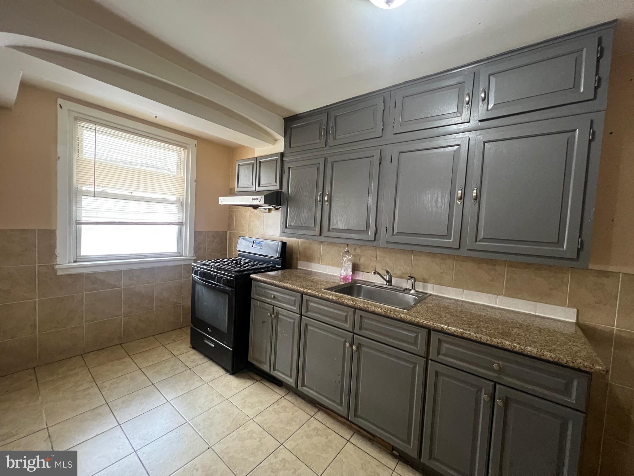 OXFORD CIRCLE - Residential