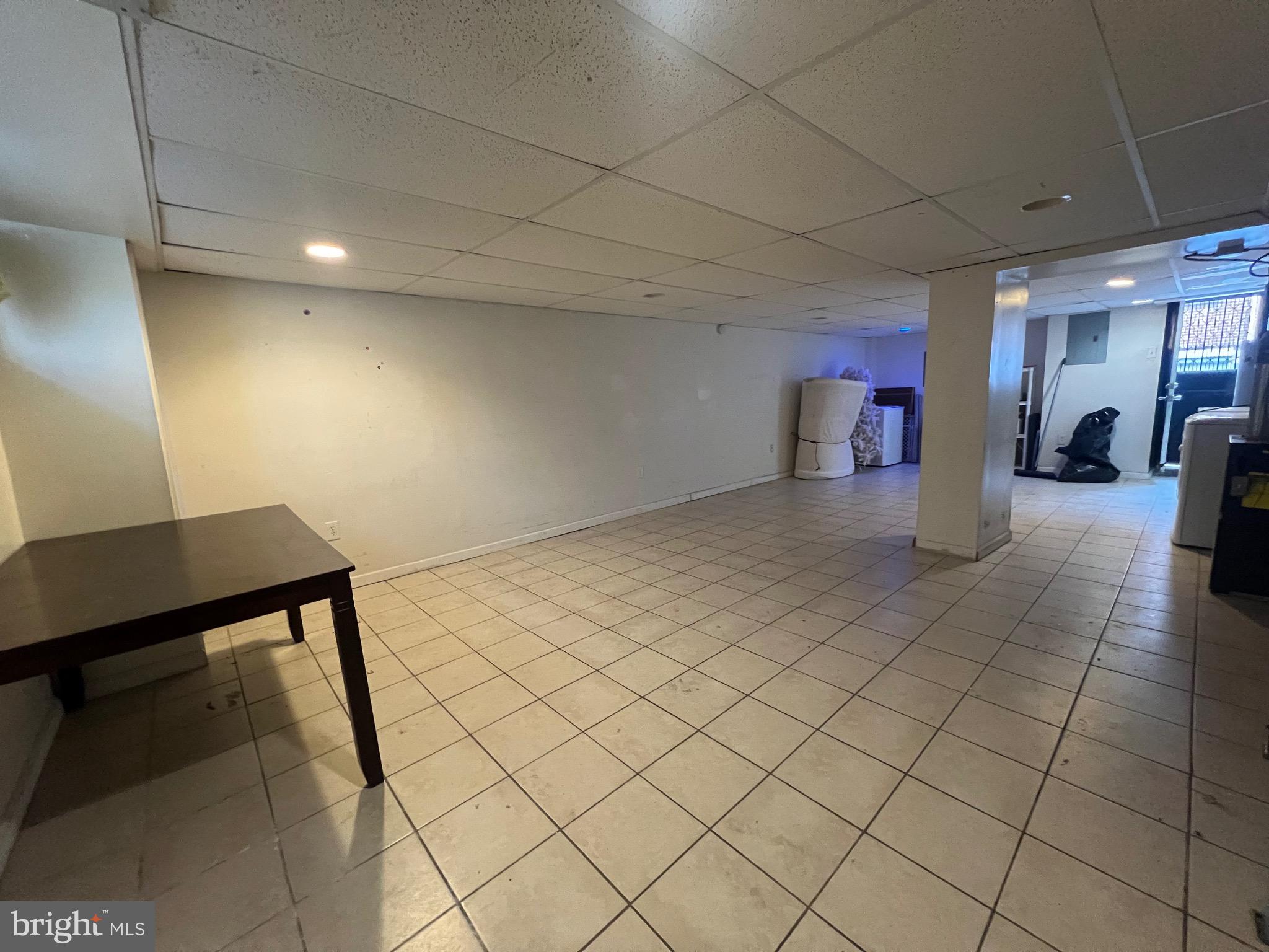 OXFORD CIRCLE - Residential