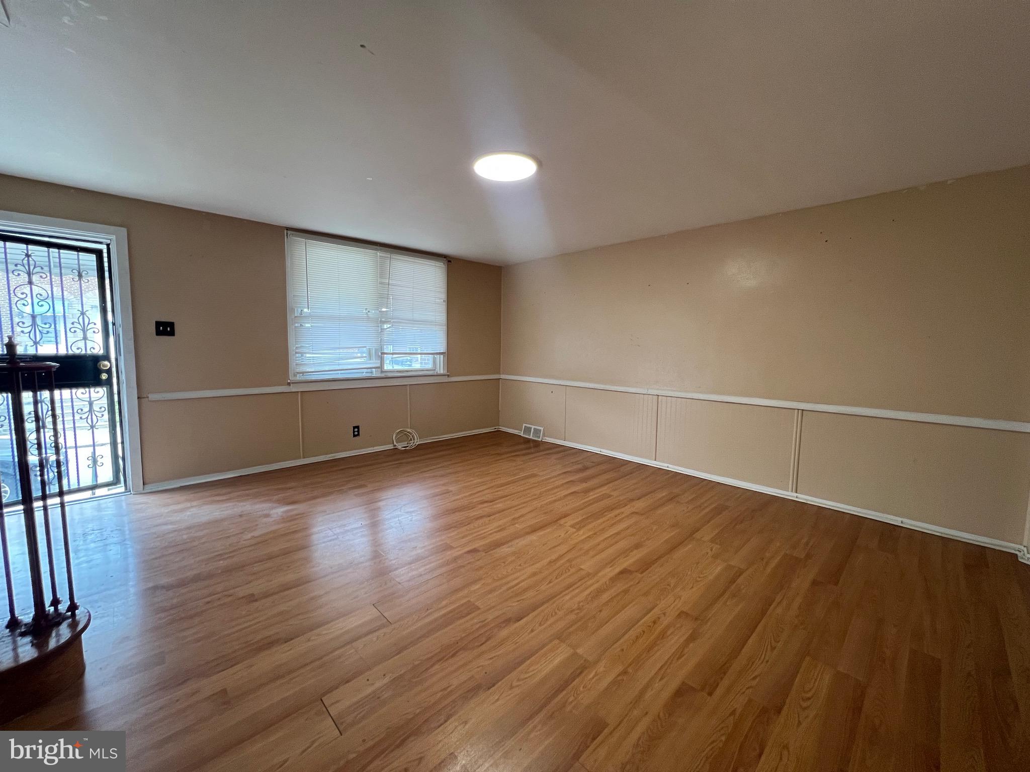 OXFORD CIRCLE - Residential