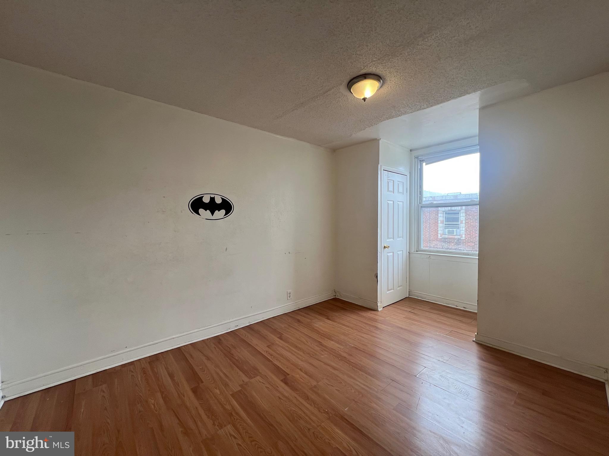 OXFORD CIRCLE - Residential