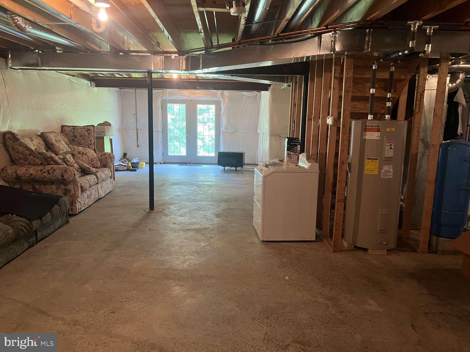 WHISPERING WOODS - Residential