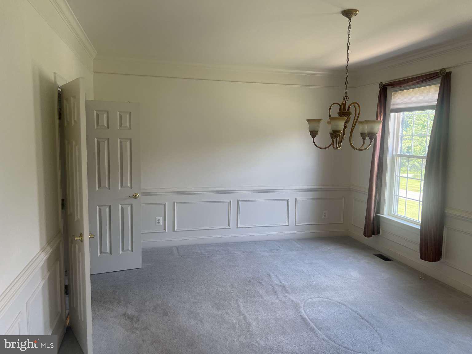 WHISPERING WOODS - Residential