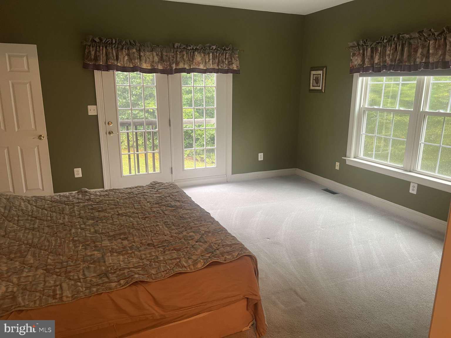 WHISPERING WOODS - Residential