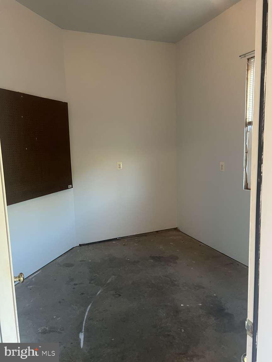 WHISPERING WOODS - Residential