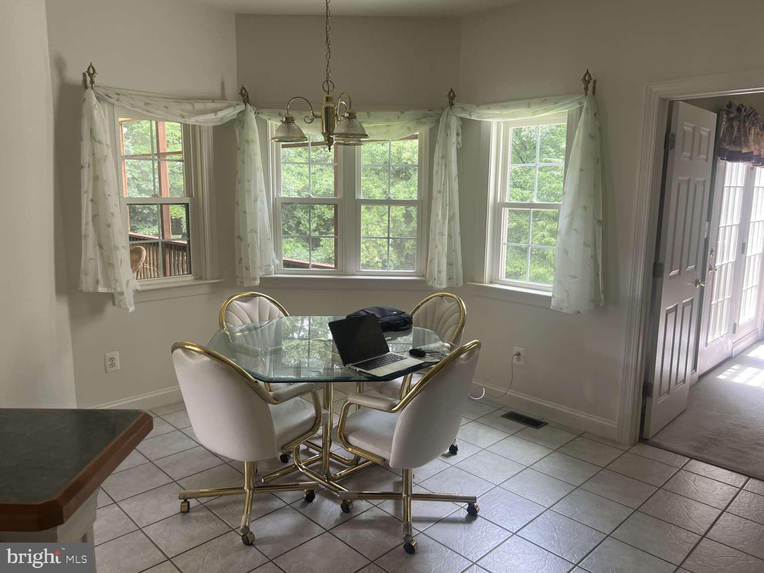 WHISPERING WOODS - Residential