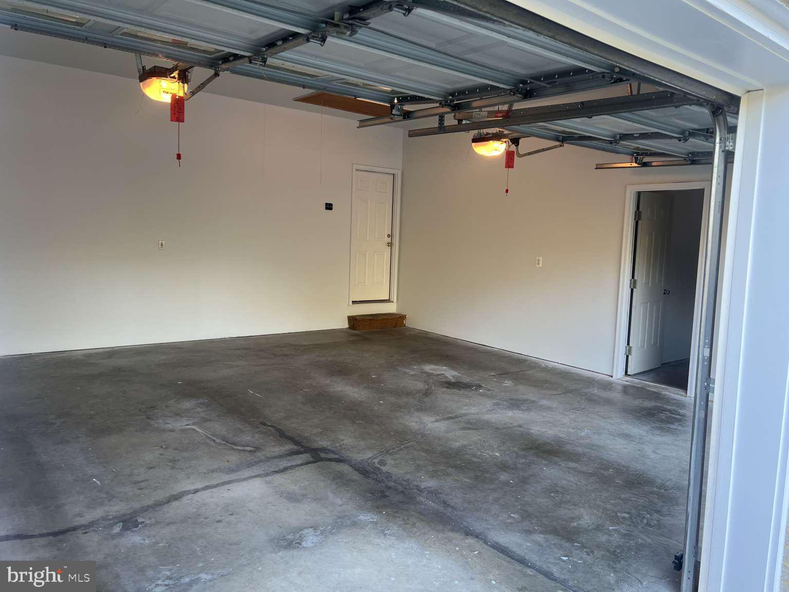 WHISPERING WOODS - Residential