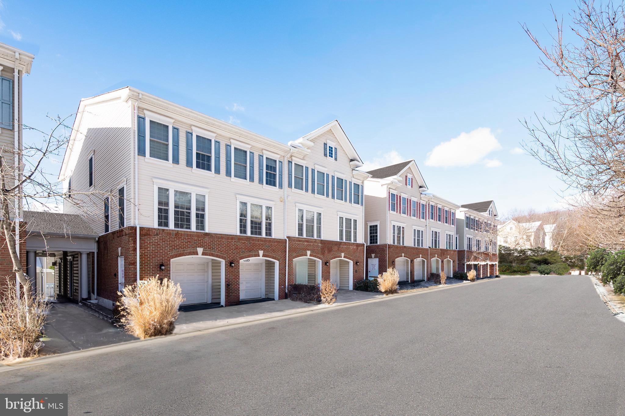 GROVETON WOODS - Residential