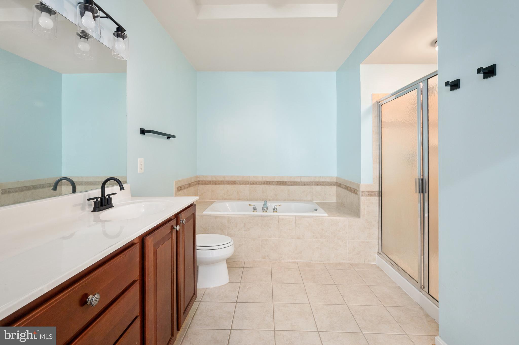 GROVETON WOODS - Residential