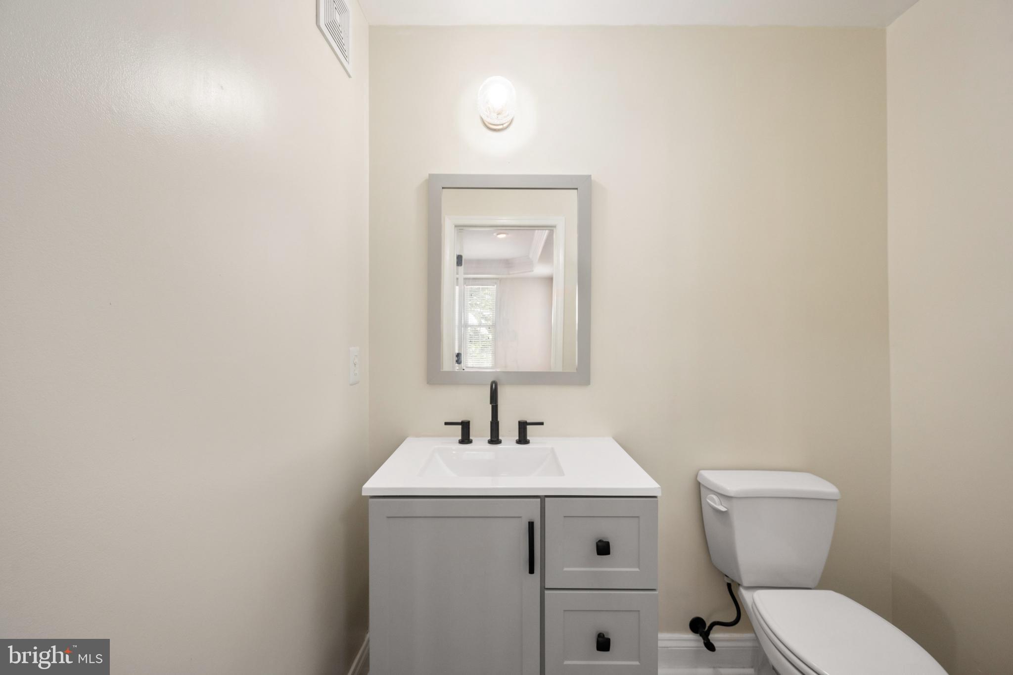 GROVETON WOODS - Residential