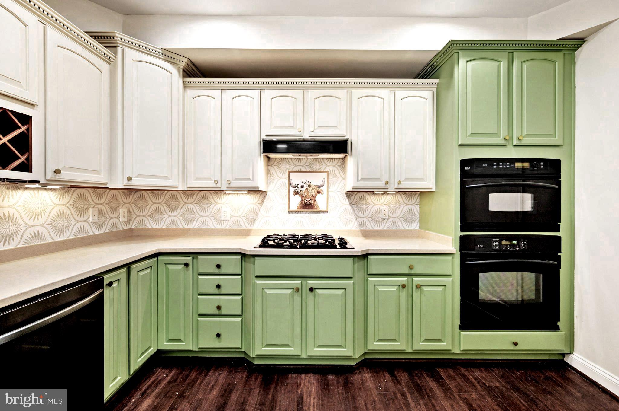 GROVETON WOODS - Residential