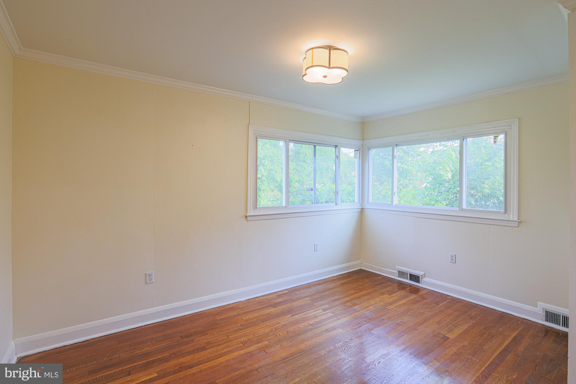 EAST ARLINGTON - Residential