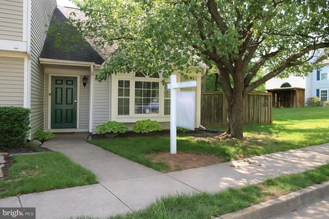 6215 STONEPATH CIRCLE CENTREVILLE VA 20120