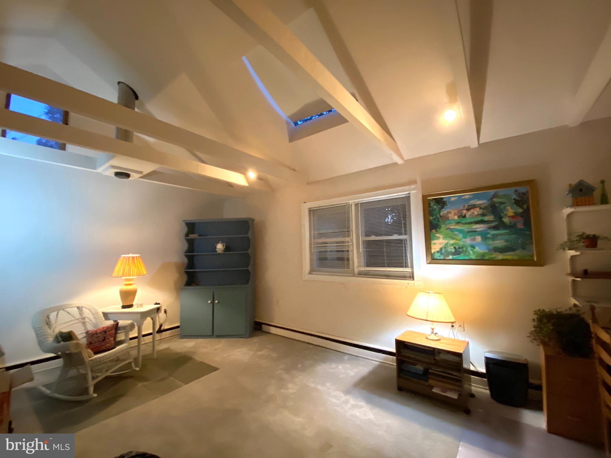 POTOMAC OUTSIDE - Residential