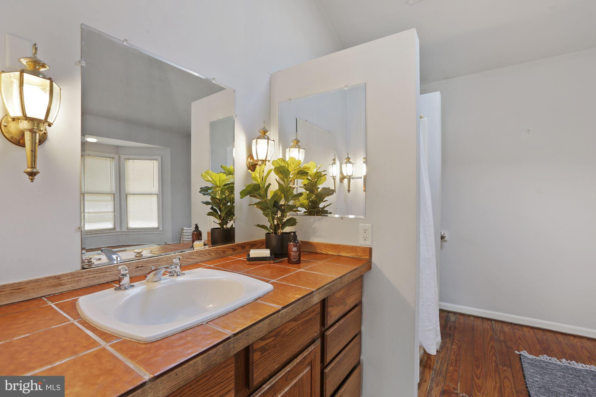 POTOMAC OUTSIDE - Residential