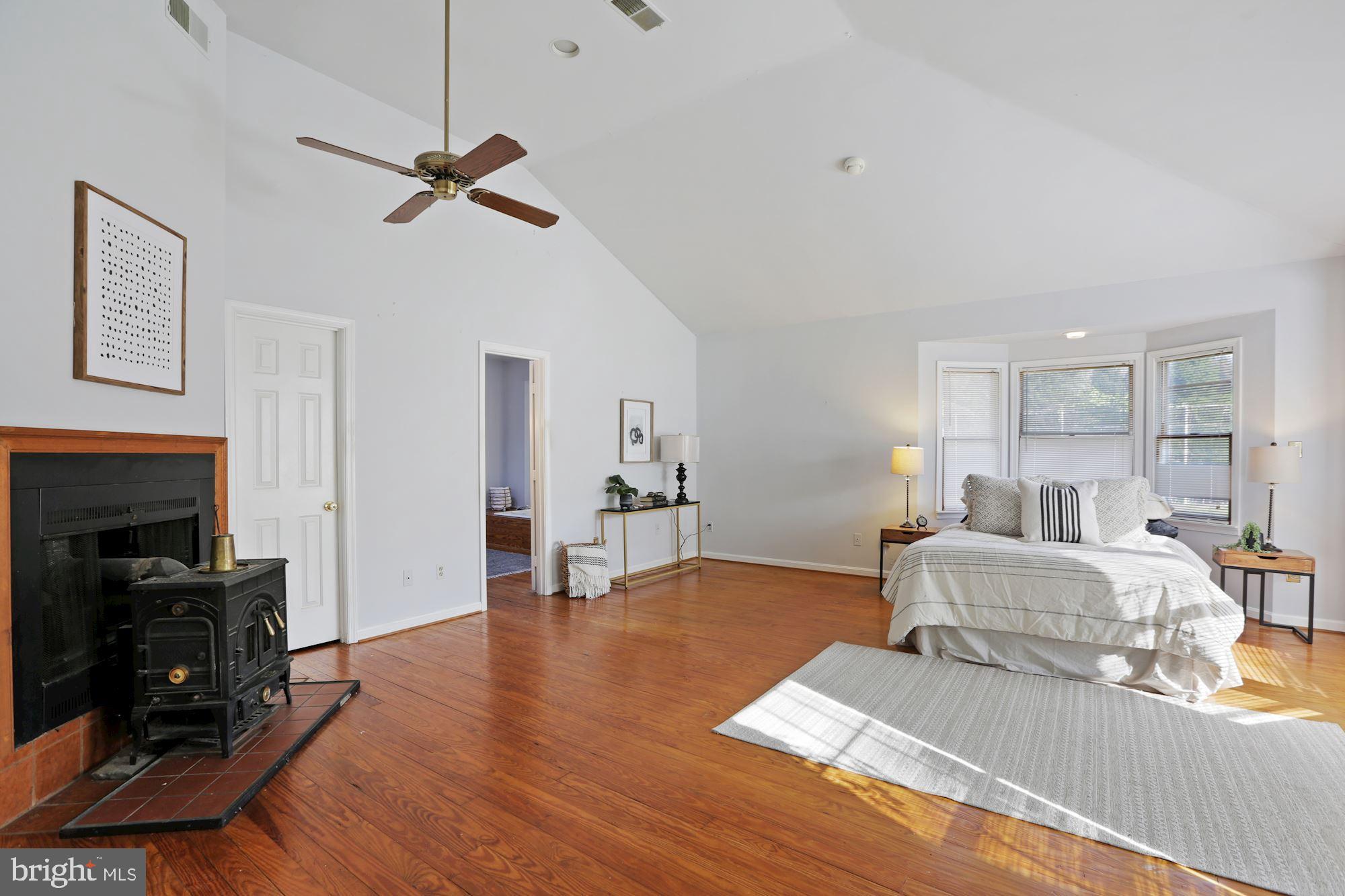 POTOMAC OUTSIDE - Residential