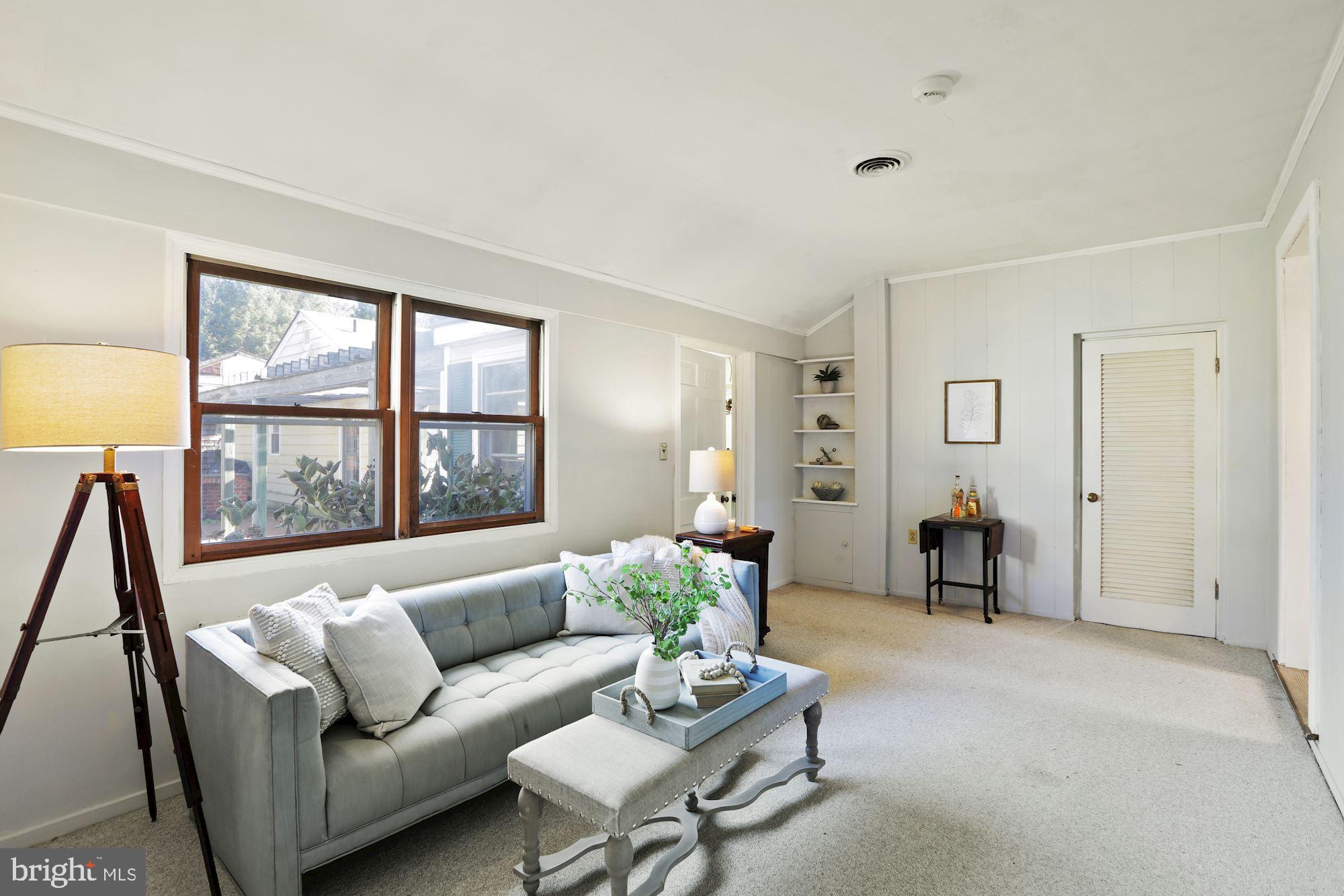 POTOMAC OUTSIDE - Residential