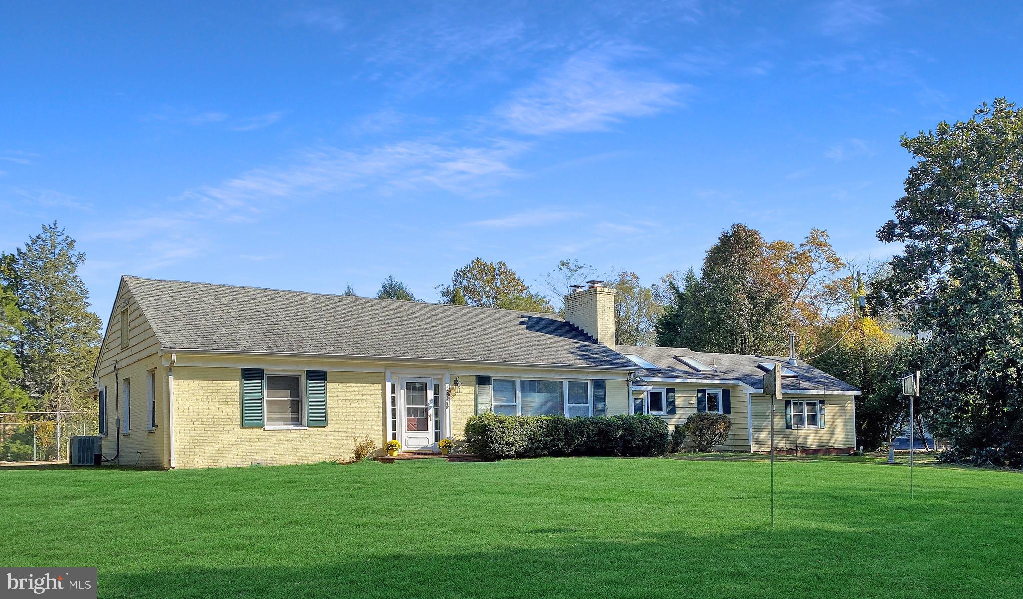 POTOMAC OUTSIDE - Residential