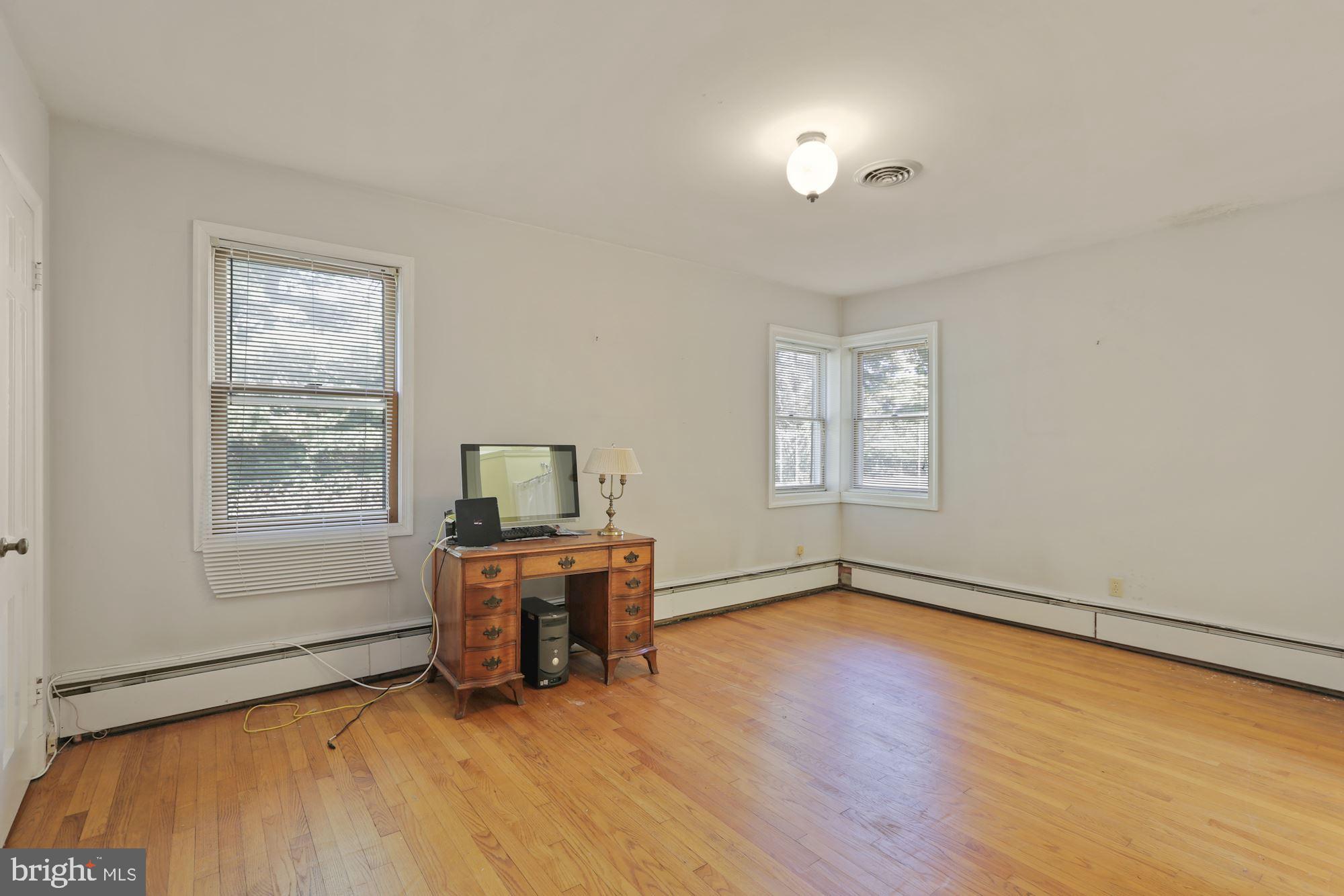 POTOMAC OUTSIDE - Residential