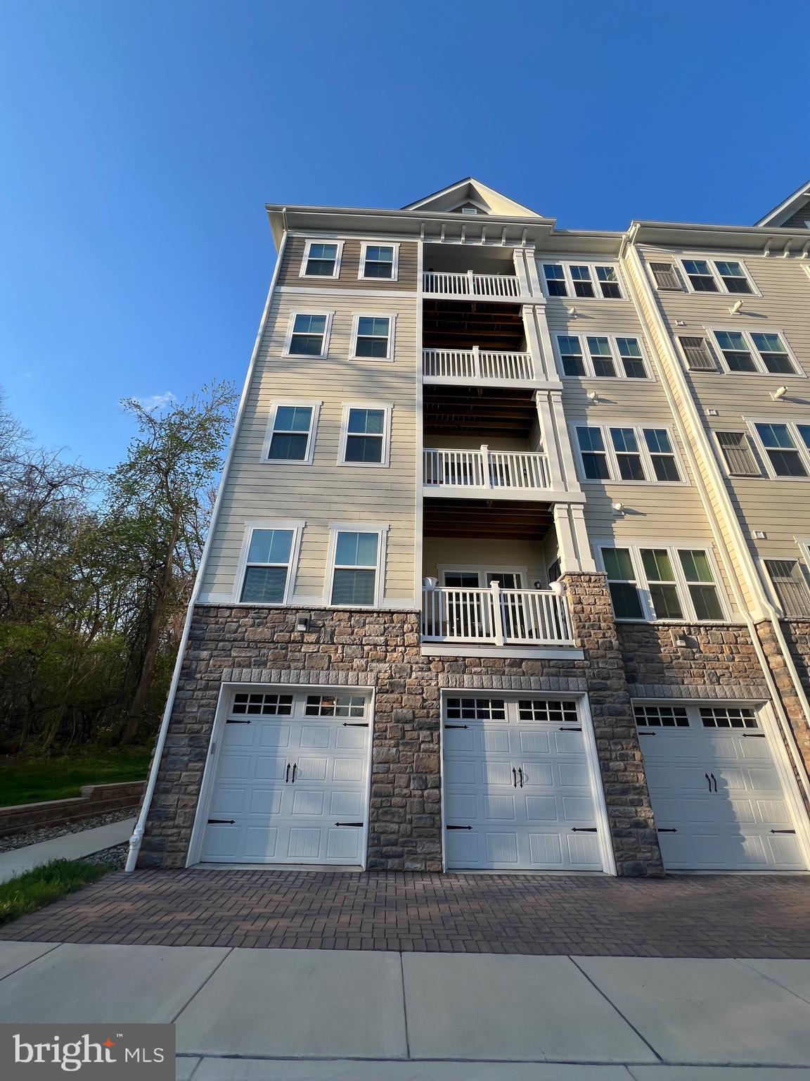 ELLICOTTS RETREAT - Residential