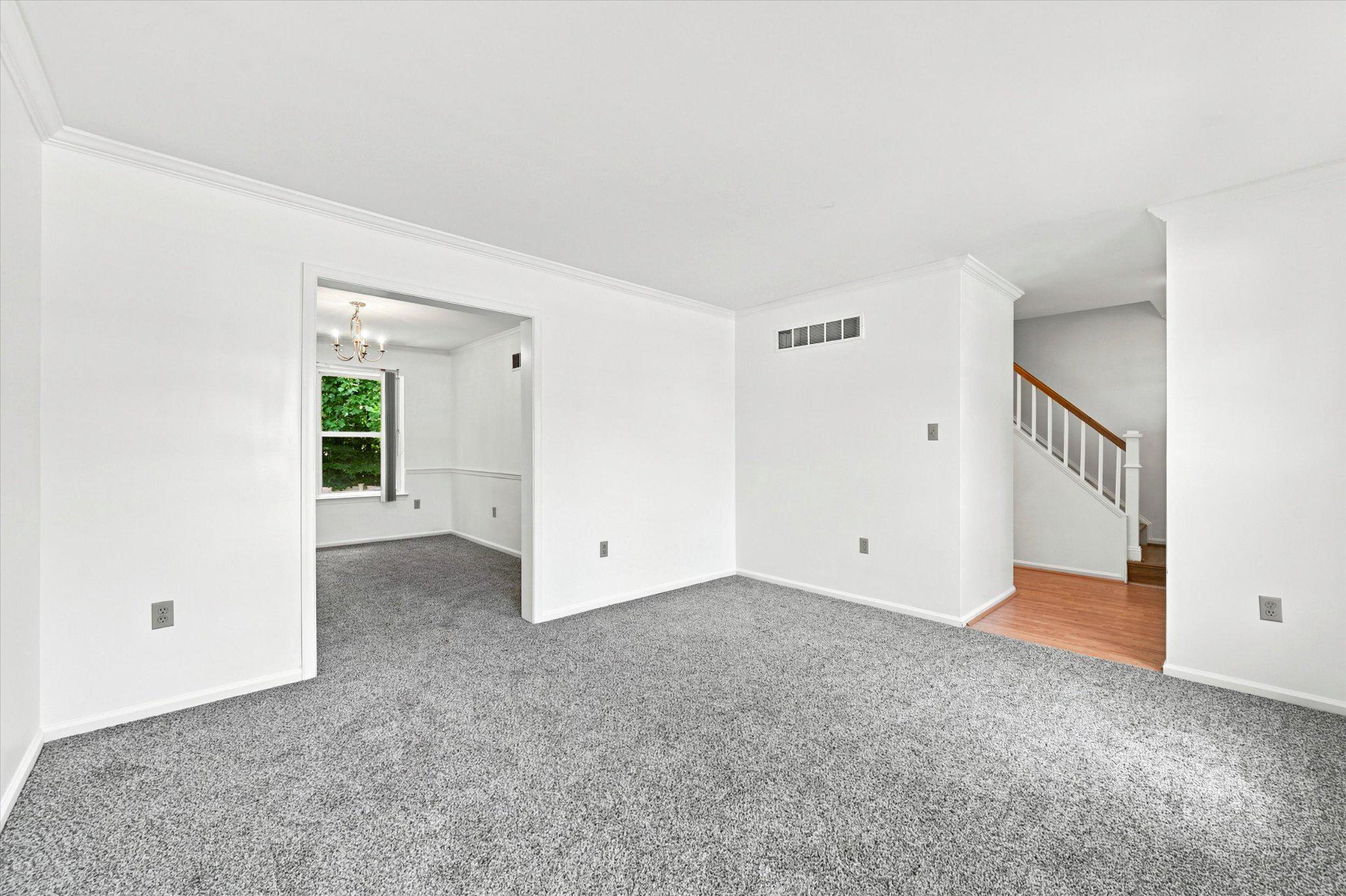 915 RUE MADORA DRIVE