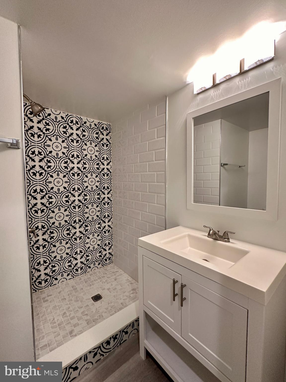 STONEHURST - Residential Lease