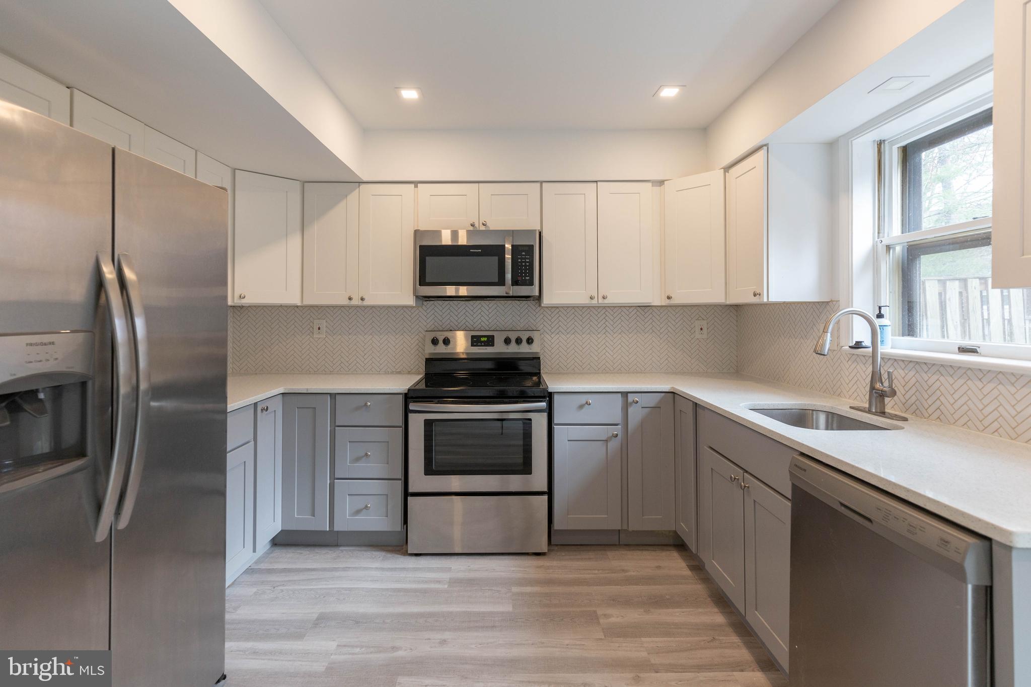 STONEHURST - Residential Lease