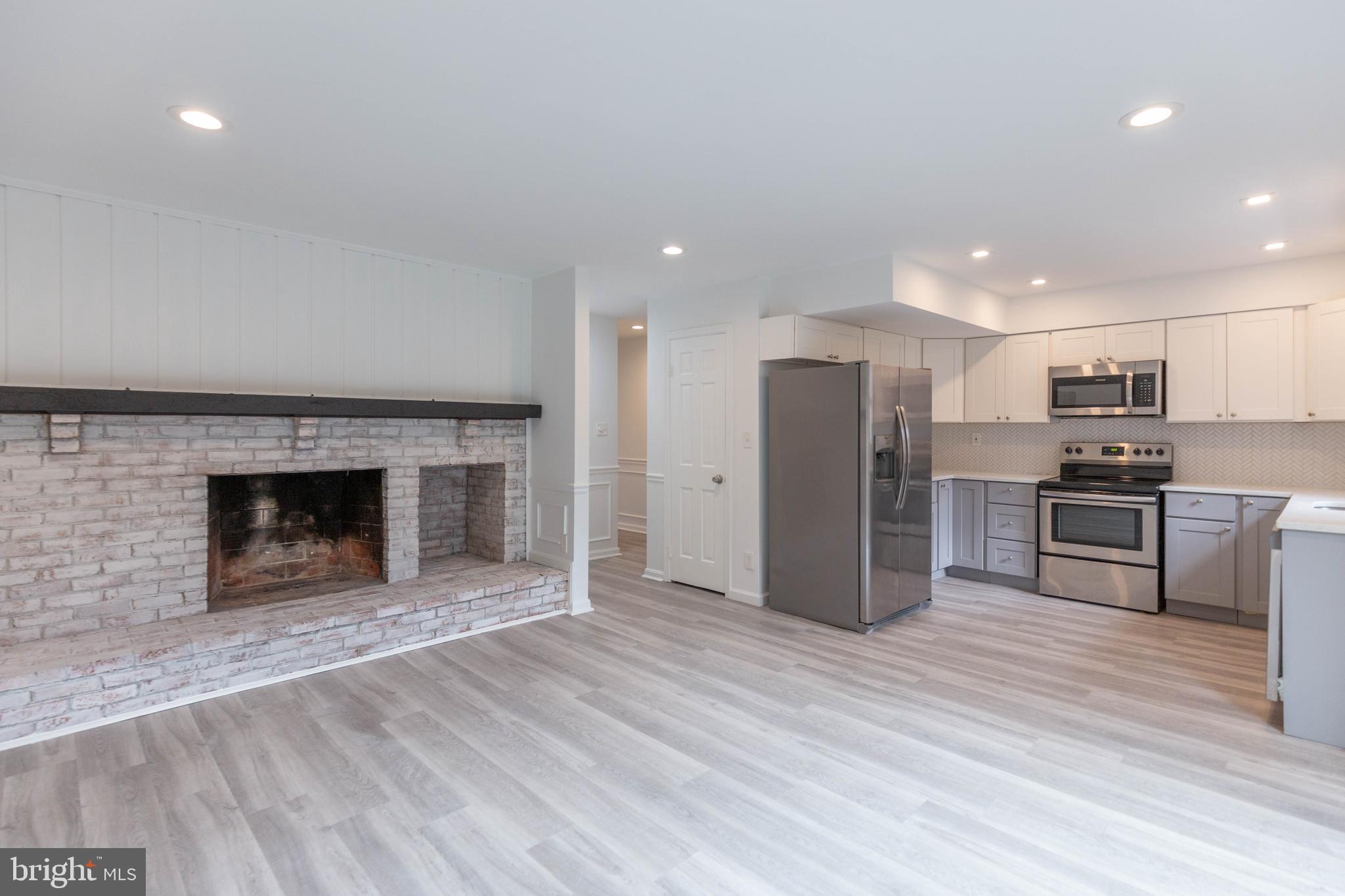 STONEHURST - Residential Lease